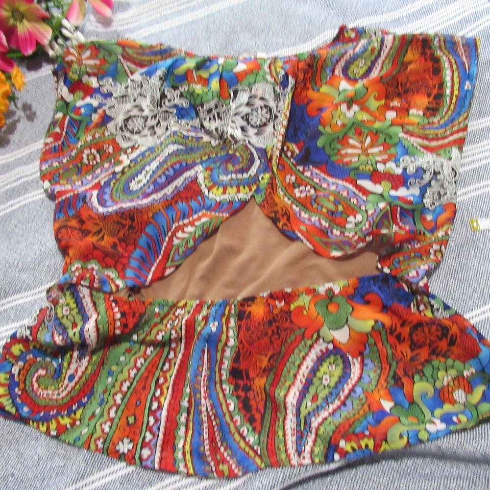 open back / ruffle waist Large